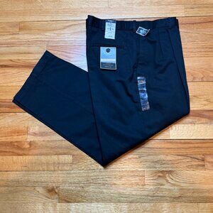 Haggar Pants Mens 38 X 29 Black Classic Fit W2W Pleated Pleat No Iron Khaki NWT